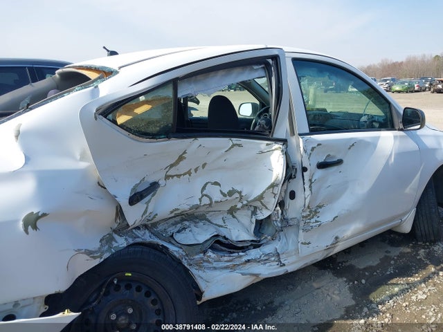 Nissan Versa 1.6 S 2014 3N1CN7AP6EL877673 Image 19