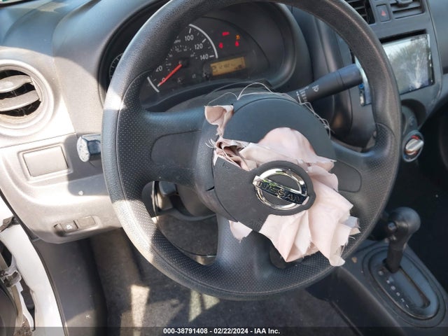 Nissan Versa 1.6 S 2014 3N1CN7AP6EL877673 Image 20