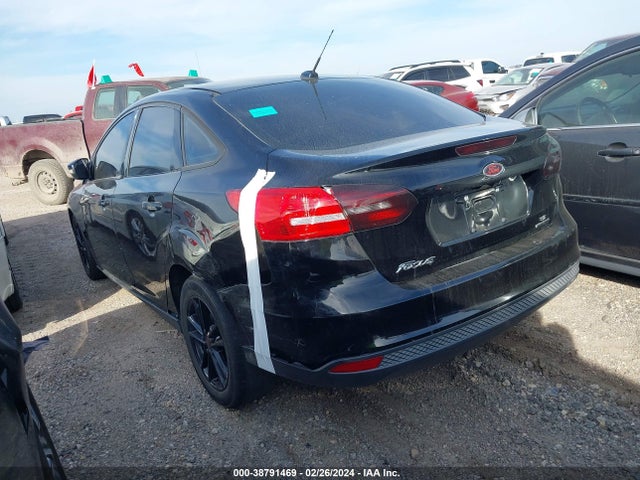 Ford FOCUS SE 2016 1FADP3F22GL391383 Image 3