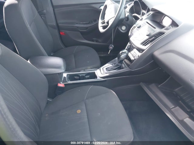 Ford FOCUS SE 2016 1FADP3F22GL391383 Image 5