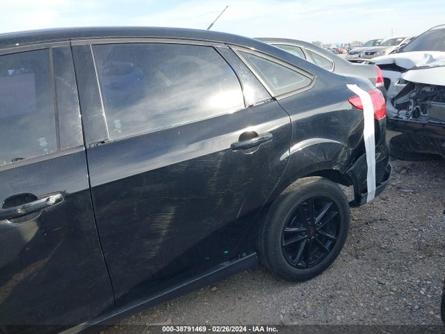 Ford FOCUS SE 2016 1FADP3F22GL391383 Image 6