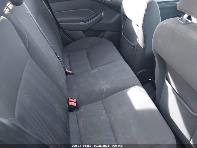 Ford FOCUS SE 2016 1FADP3F22GL391383 Image 8