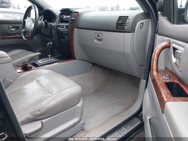 2005 KIA SORENTO EX/LX VIN: KNDJC733755403736