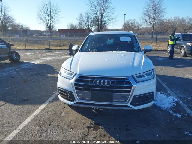WA1BNAFY6K2051811 Audi Q5 45 Premium
