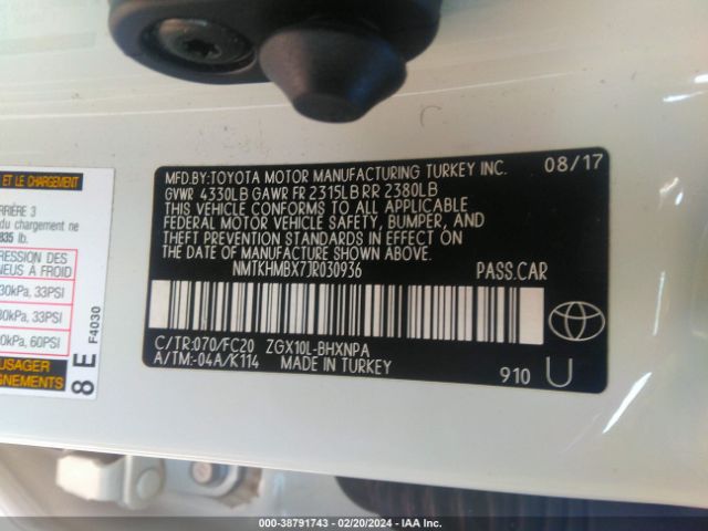 NMTKHMBX7JR030936 Toyota C-HR XLE
