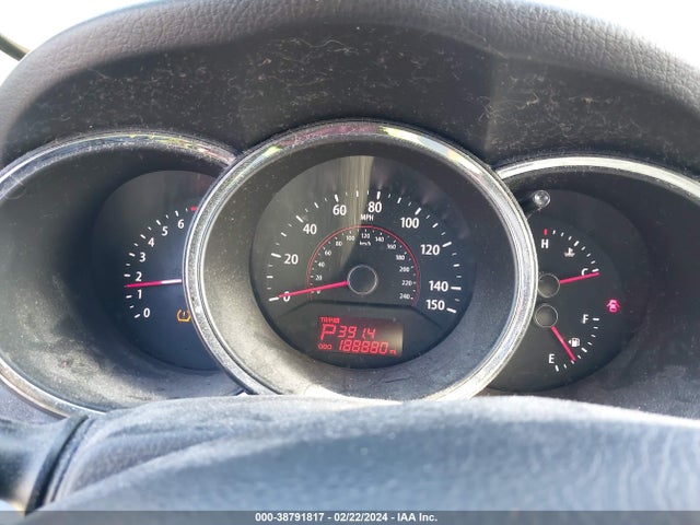 2011 KIA SORENTO LX V6 VIN: 5XYKTDA27BG137215