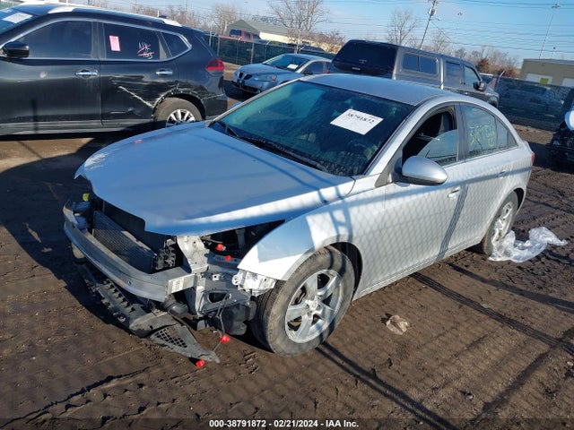 Chevrolet Cruze 1lt Auto 2015 1G1PC5SB8F7201347 Image 2