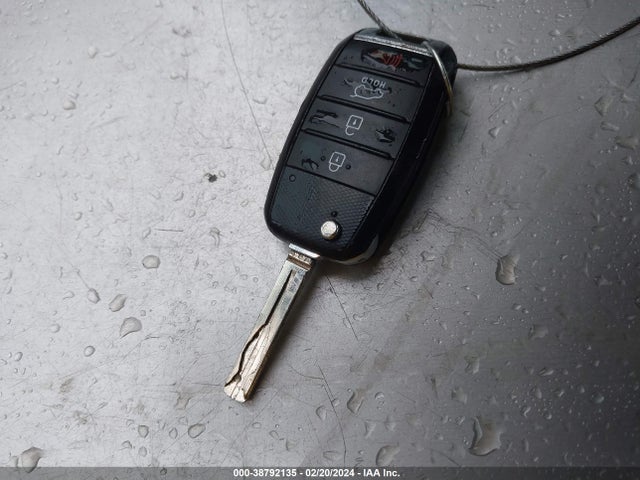 KIA SEDONA LX 2016 KNDMB5C19G6157255 Image 11