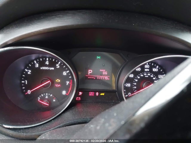 KIA SEDONA LX 2016 KNDMB5C19G6157255 Image 7