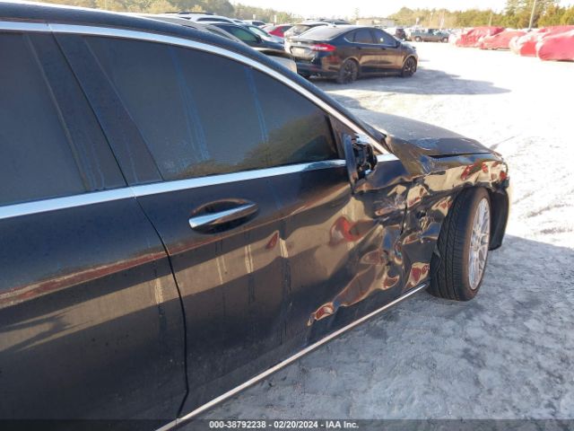 WDDWF4JB1HR260680 Mercedes-Benz C 300 Luxury/sport