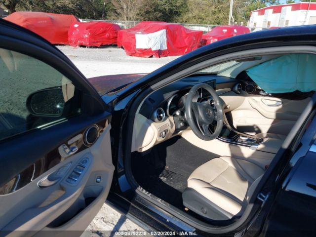 WDDWF4JB1HR260680 Mercedes-Benz C 300 Luxury/sport