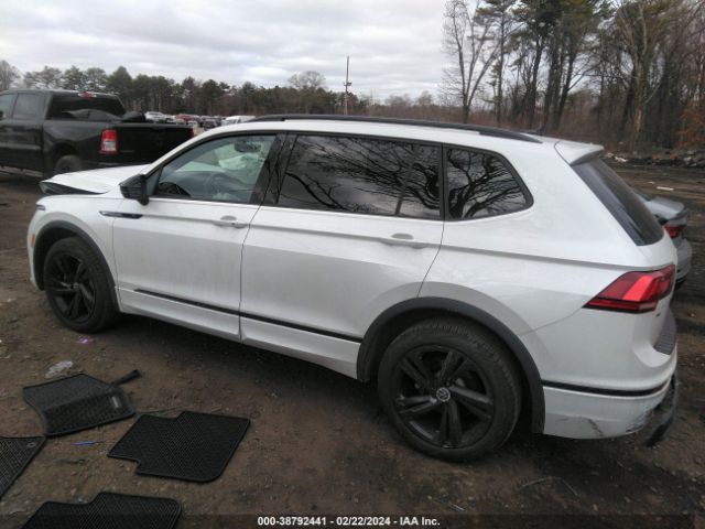 3VV8B7AX1PM046771 Volkswagen Tiguan 2.0t Se R-line Black