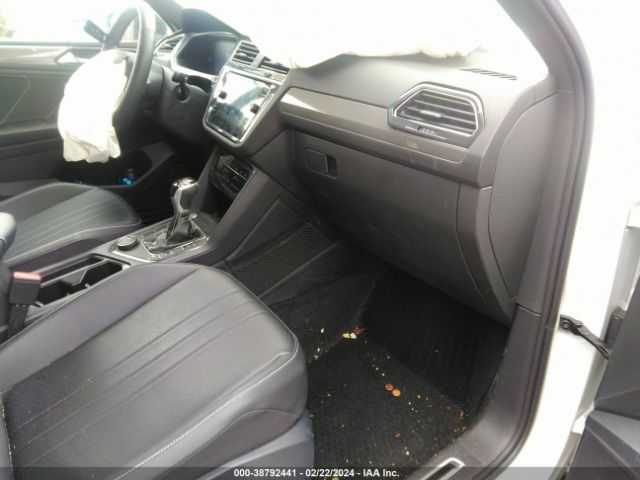 3VV8B7AX1PM046771 Volkswagen Tiguan 2.0t Se R-line Black