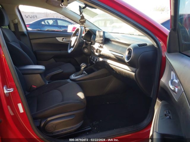 3KPF24AD9NE428256 KIA Forte Lxs