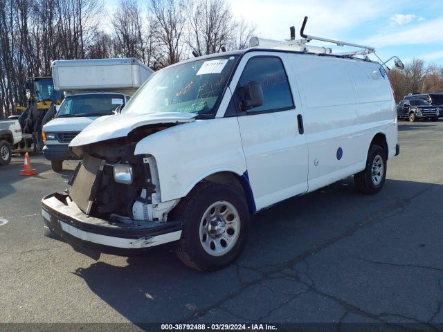 Chevrolet Express 1500 Work Van 2014 1GCSGAFX9E1199176 Image 2