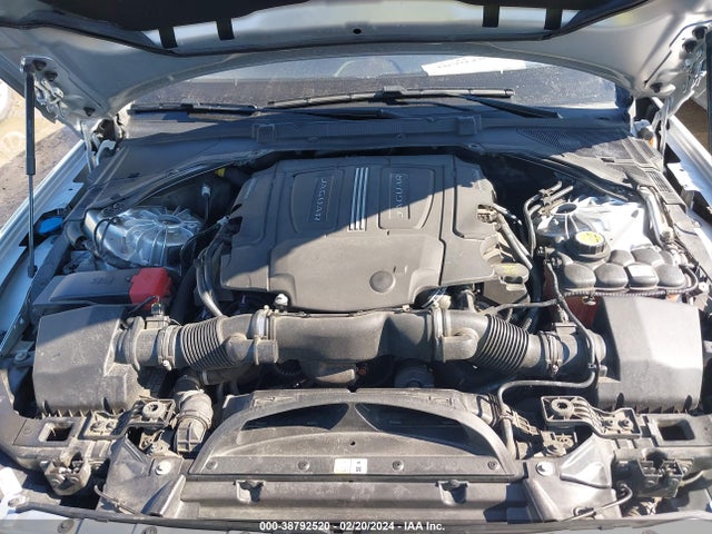 2017 JAGUAR XF SAJBR4BV2HCY33244 Photo 9