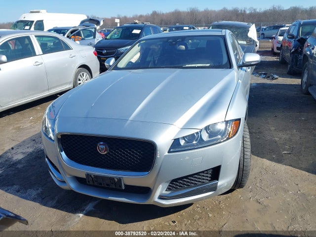 Jaguar Xf 35t 2017 SAJBR4BV2HCY33244 Image 12