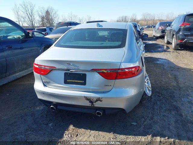 Jaguar Xf 35t 2017 SAJBR4BV2HCY33244 Image 16