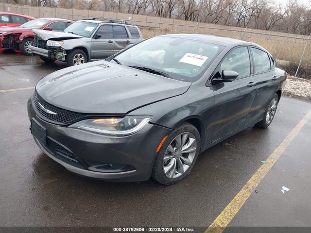Chrysler 200 S 2015 1C3CCCBBXFN758884 Image 2