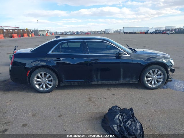 Chrysler 300 Touring L Awd 2018 2C3CCARG7JH211465 Image 13