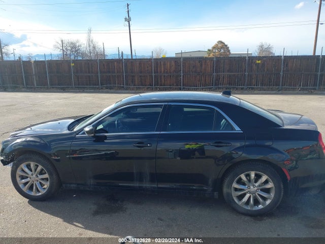Chrysler 300 Touring L Awd 2018 2C3CCARG7JH211465 Image 14