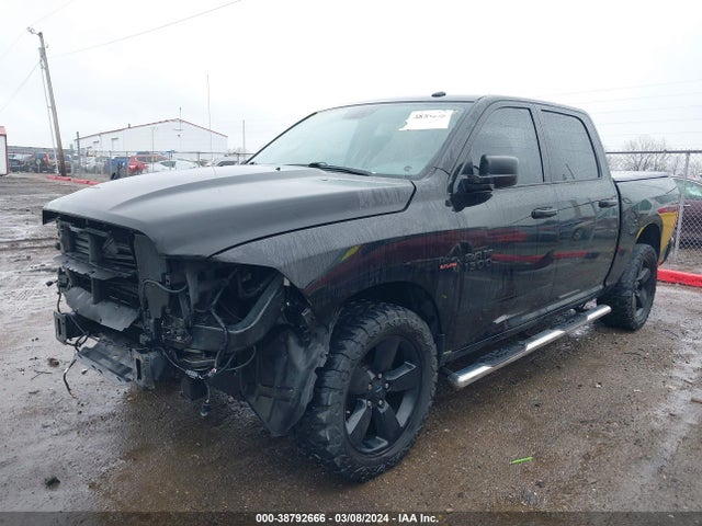 RAM 1500 Express  4x4 5'7 Box 2017 3C6RR7KT0HG746833 Image 2