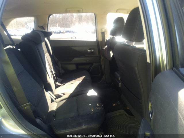 Mitsubishi Outlander Se 2016 JA4AZ3A36GZ013615 Image 8