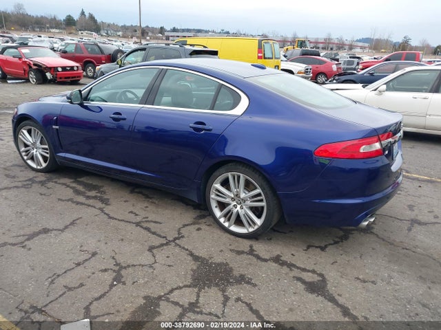 2011 JAGUAR XF SAJWA0HE7BMR94456 Photo 2
