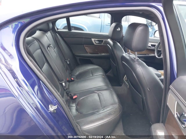 2011 JAGUAR XF SAJWA0HE7BMR94456 Photo 7
