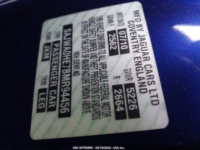 2011 JAGUAR XF SAJWA0HE7BMR94456 Photo 8