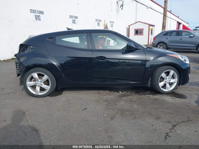 Hyundai Veloster Base W/red 2014 KMHTC6AD6EU194182 Image 14