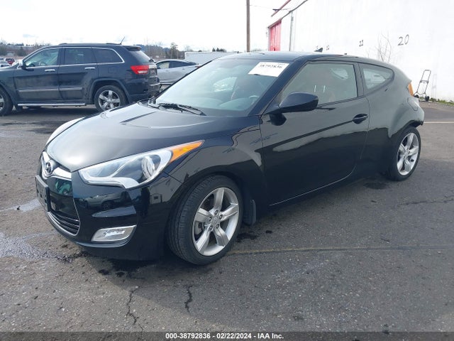 Hyundai Veloster Base W/red 2014 KMHTC6AD6EU194182 Image 2