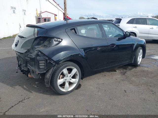 Hyundai Veloster Base W/red 2014 KMHTC6AD6EU194182 Image 4