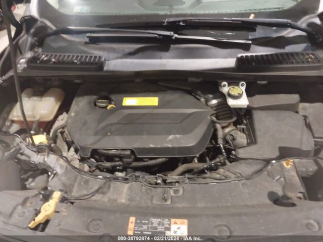 1FMCU9GXXGUC71445 Ford ESCAPE SE