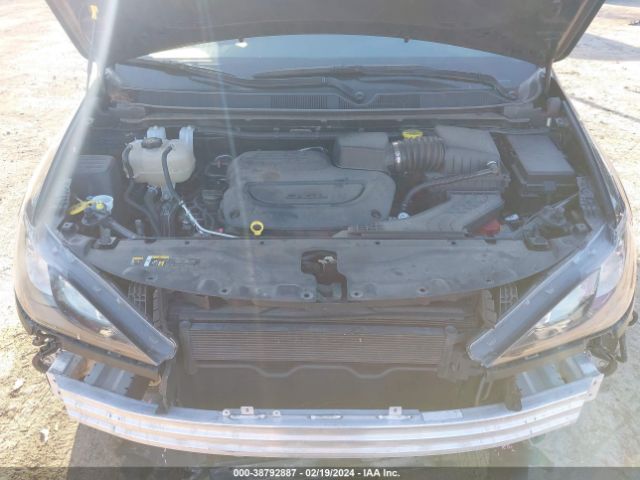 2C4RC1CG8PR533887 Chrysler Voyager Lx