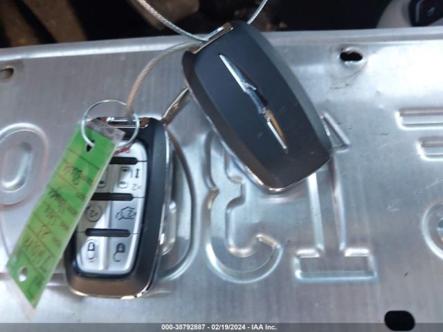 2C4RC1CG8PR533887 Chrysler Voyager Lx