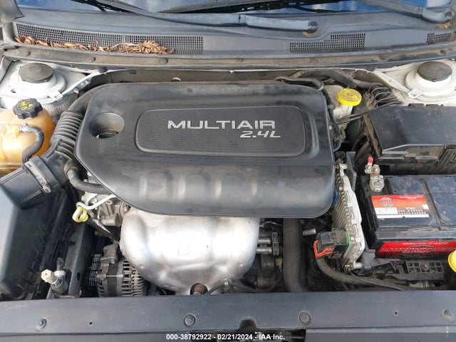 Chrysler 200 Limited 2015 1C3CCCAB1FN703872 Image 10