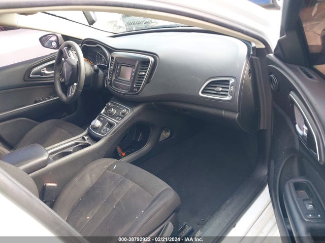 Chrysler 200 Limited 2015 1C3CCCAB1FN703872 Image 5