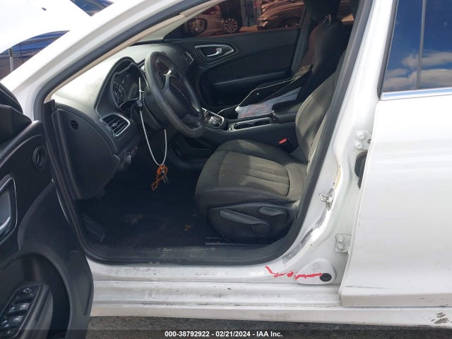 Chrysler 200 Limited 2015 1C3CCCAB1FN703872 Image 6