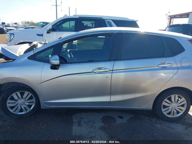 Honda FIT LX 2016 JHMGK5H5XGX010797 Image 15
