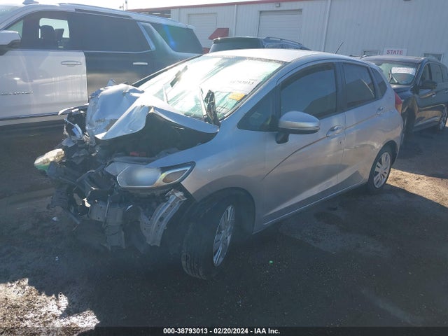 Honda FIT LX 2016 JHMGK5H5XGX010797 Image 2