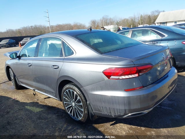 1VWBA7A38NC009619 Volkswagen Passat 2.0t Limited Edition