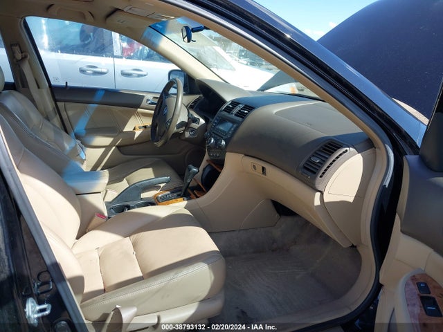 2005 HONDA ACCORD 2.4 EX VIN: 1HGCM56835A171677
