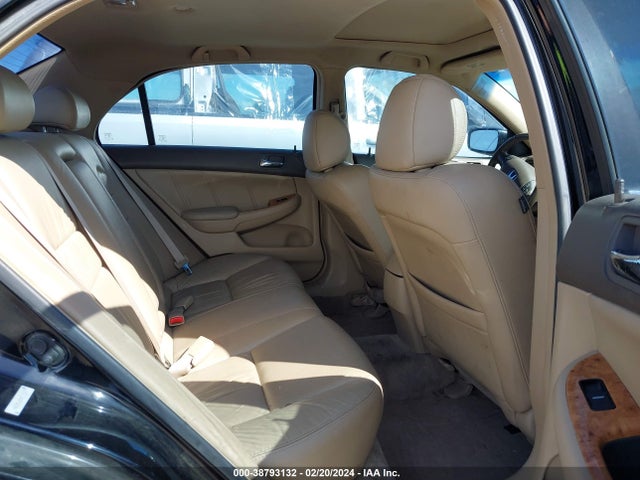 2005 HONDA ACCORD 2.4 EX VIN: 1HGCM56835A171677