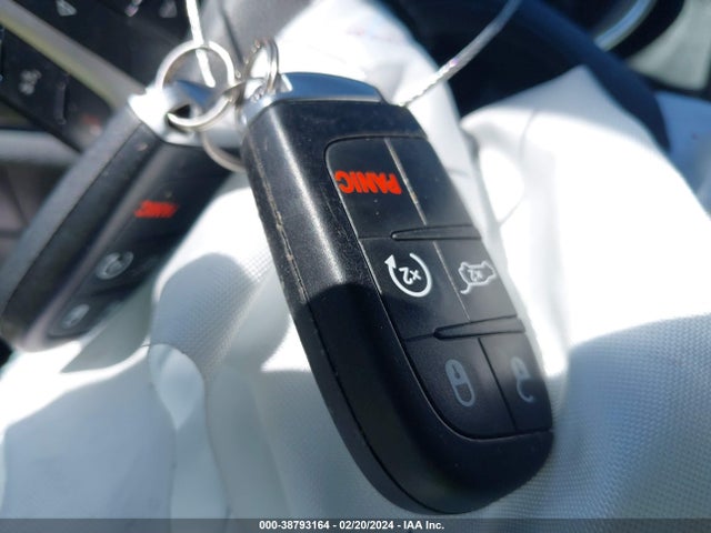 1C4RJEAG6NC154814 Jeep Grand Cherokee Wk Laredo X 4x2