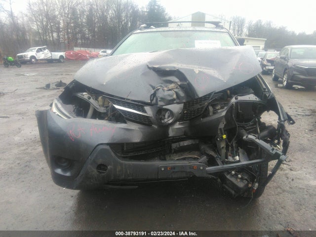 Toyota RAV4 LE 2015 JTMBFREV6FD128924 Image 11