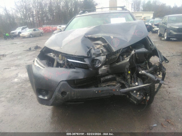 Toyota RAV4 LE 2015 JTMBFREV6FD128924 Image 6