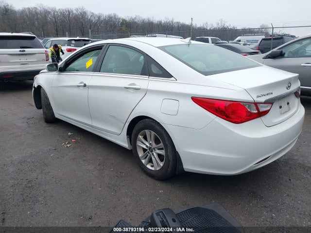 38793196 :رقم المزاد ، 5NPEB4AC7DH743375 vin ، 2013 Hyundai Sonata Gls مزاد بيع