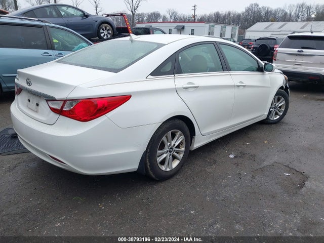 38793196 :رقم المزاد ، 5NPEB4AC7DH743375 vin ، 2013 Hyundai Sonata Gls مزاد بيع