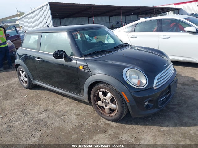 2011 MINI COOPER WMWSU3C5XBT096028 Photo 0